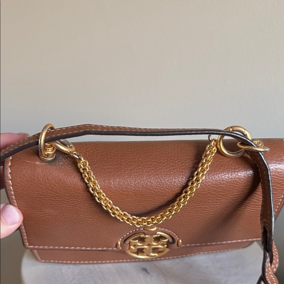 Tory Burch Saddle Brown Pebbled Leather Crossbody with Gold Logo - Picture 2 of 6